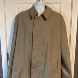 Vintage Misty Harbor Tan trench coat with pockets and zip in liner-size 40 long